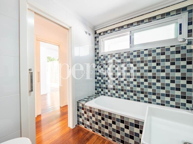 Foto 44f6a9ba-e247-42a5-ad16-551544a5420c. Casa con riscaldamento piscina in La Cañada Paterna