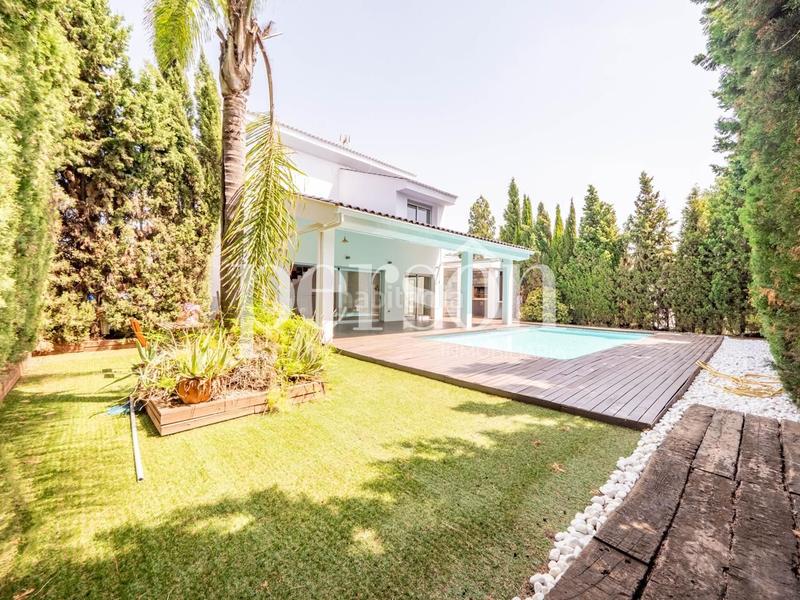 Foto e7eeafa4-ce83-4bd8-8cea-adcdd17dc1f3. Casa con riscaldamento piscina in La Cañada Paterna
