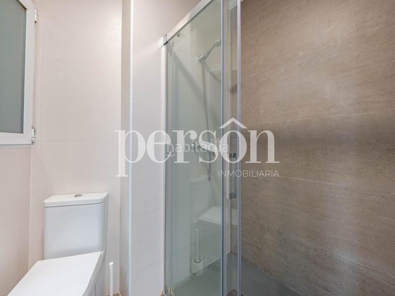 Foto 24d32788-e758-4fd9-8f6c-42bc0ef7080e. Alquiler piso vivienda en alquiler en gran vía en Valencia