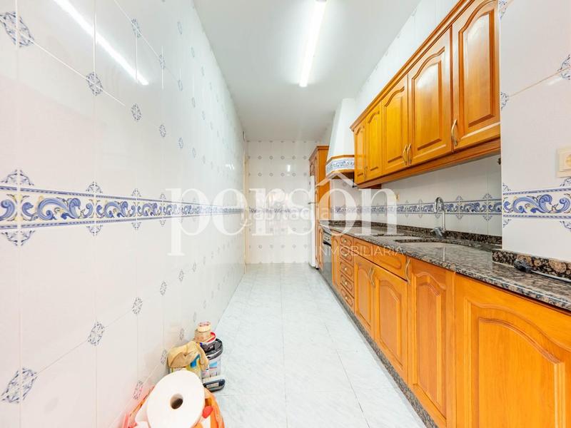 Foto 0b3924ac-fb27-4329-9b85-78a94bb52813. Alquiler piso amplio piso en alquiler con terraza en extramurs en Valencia