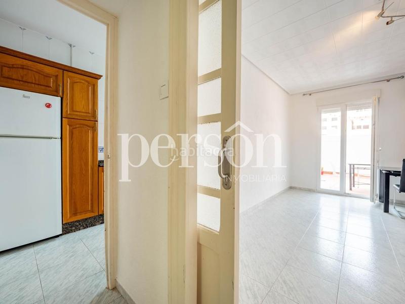 Foto 0e810625-30c0-4ae3-a0d8-78d0deebb784. Alquiler piso amplio piso en alquiler con terraza en extramurs en Valencia