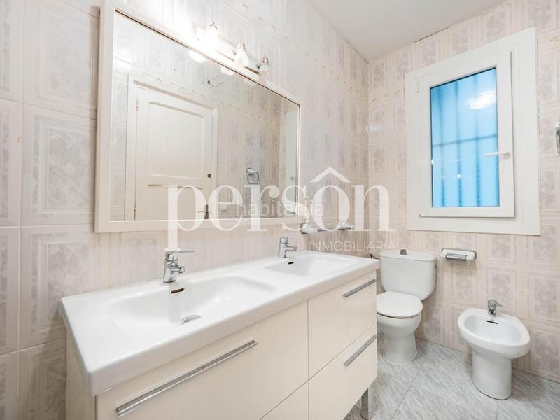 Foto b3e8096c-f3bd-40dc-a327-d98612b37ac9. Alquiler piso amplio piso en alquiler con terraza en extramurs en Valencia