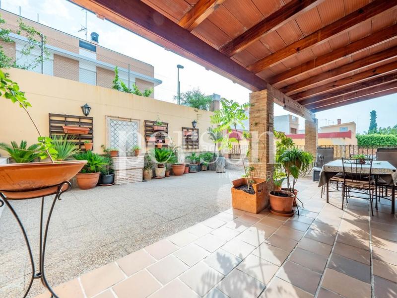 Foto b9ba674f-4d97-40f5-9f63-394a929fe5b9. Casa confort y amplitud en el corazón en Casas Verdes - Ermita Godella