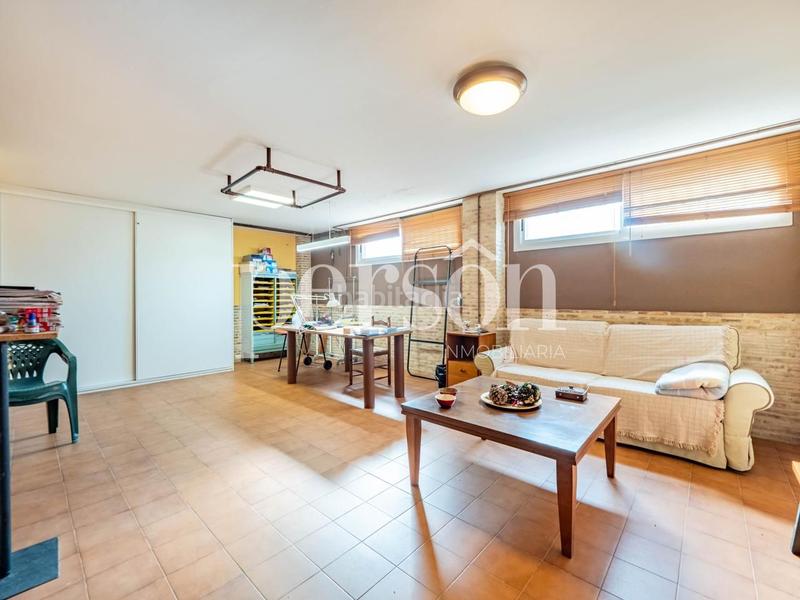 Foto ed23b456-8e83-491c-b4d3-8edbf25f4053. Casa confort y amplitud en el corazón en Casas Verdes - Ermita Godella