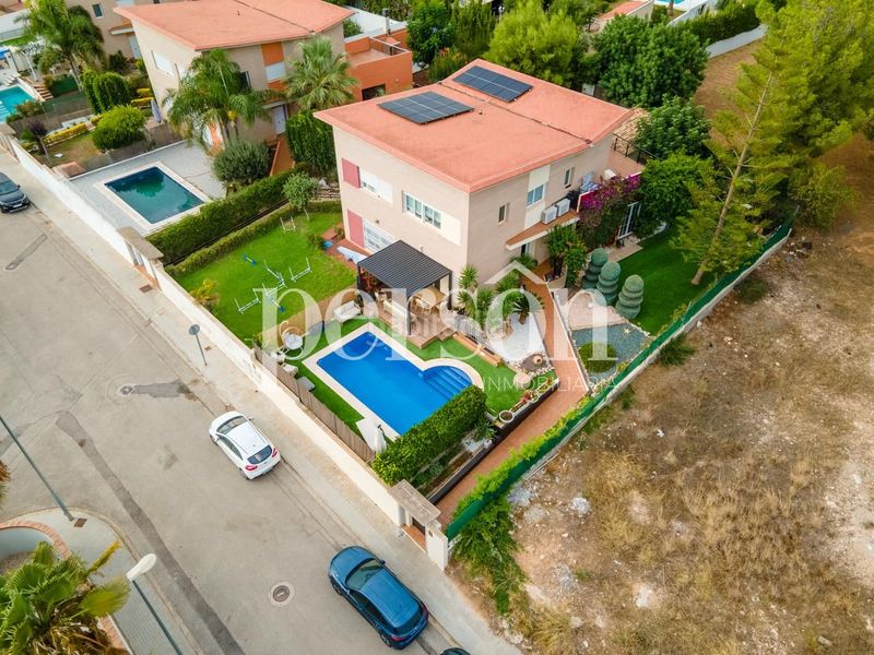 Foto adb60f48-cecc-40ba-8cdd-7f0e46444ef5. Casa amb piscina a Rascanya Pobla de Vallbona (la)