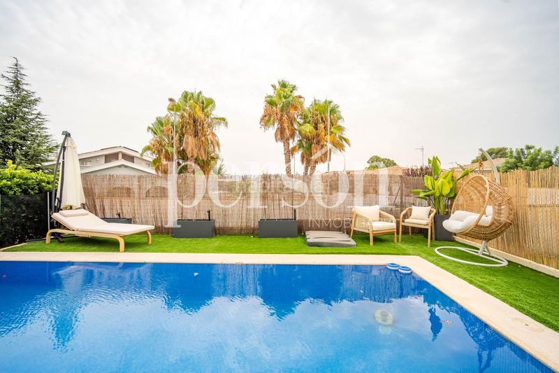 Foto b2b9dd5c-d7d6-40a9-a2f8-008fb319f267. Casa amb piscina a Rascanya Pobla de Vallbona (la)