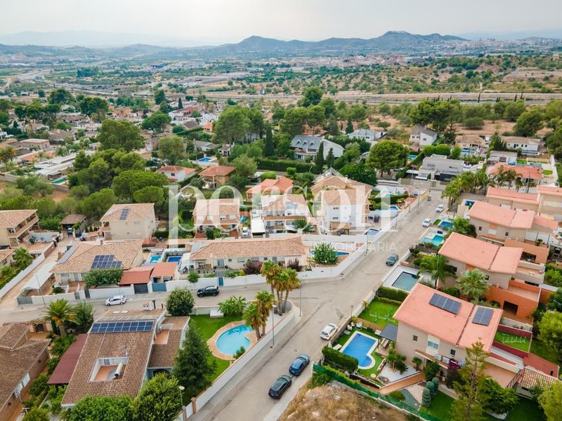Foto f1235a8b-96d4-4695-acd8-08965bb46c5e. Casa amb piscina a Rascanya Pobla de Vallbona (la)
