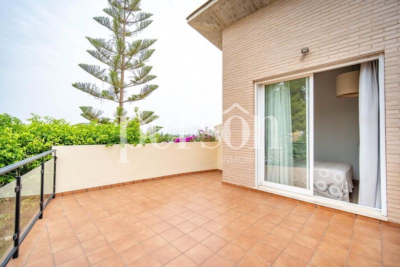 Foto f966eb04-fb94-433e-a7f0-d959d3ee0efd. Casa amb piscina a Rascanya Pobla de Vallbona (la)