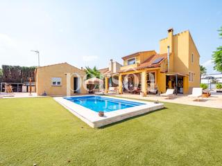 Location Maison à Torre en Conill-Cumbres de San Antonio. Chalet familiar en la mejor zona de torre en conill