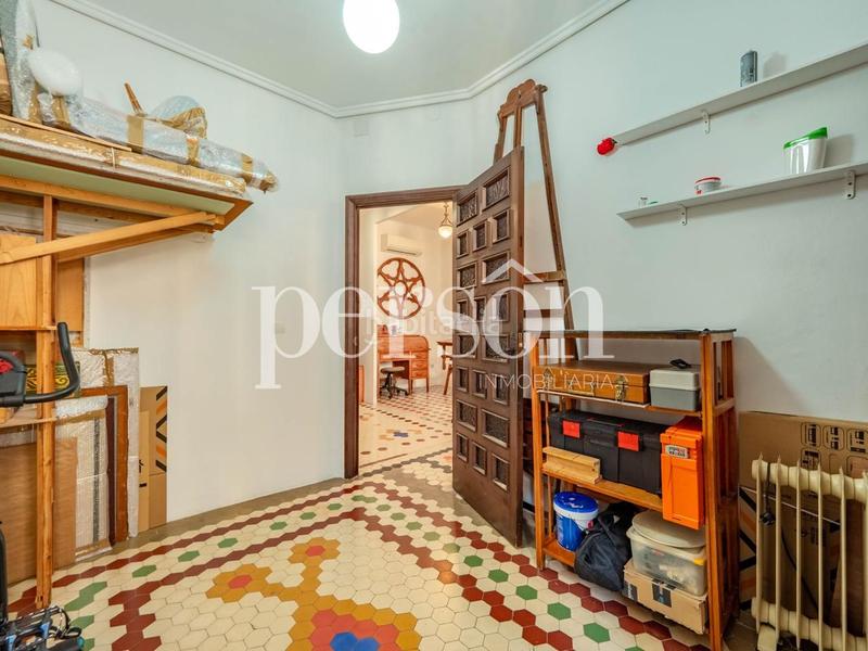 Foto c80390c6-1c6e-4082-8c60-4663b25d7d2b. Piso  con carácter en pleno centro calle en llop, junto a la plaza del ayuntamiento en Valencia