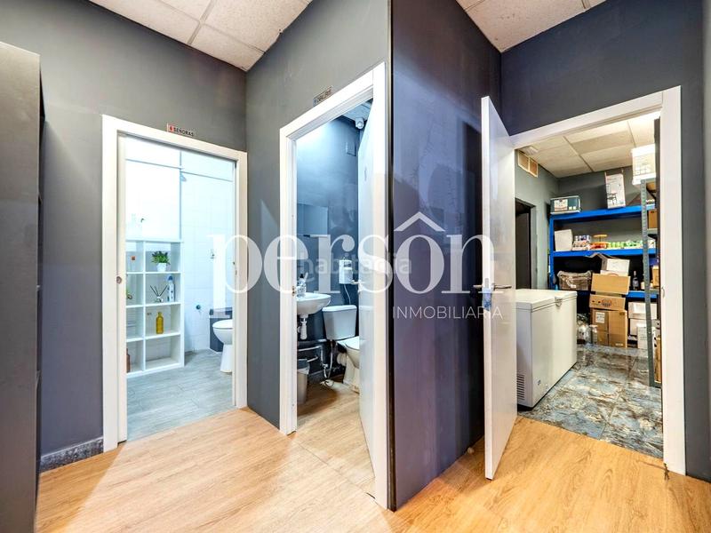 Foto 0a30a7fb-336e-4aaf-b48f-44d3f6d5982c. Pas-de-porte local commercial dans Mestalla Valencia