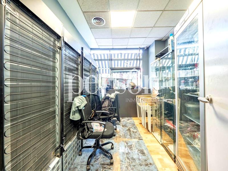 Foto 9235f651-b6c5-4b97-b28c-a719d44da488. Pas-de-porte local commercial dans Mestalla Valencia