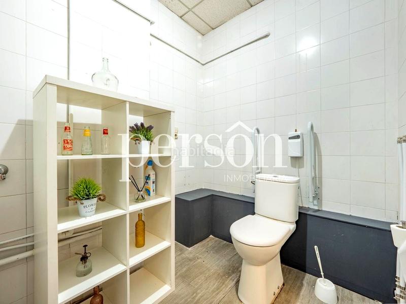 Foto c56b86d3-10f9-4b23-ad4c-5e8247ec92c6. Pas-de-porte local commercial dans Mestalla Valencia