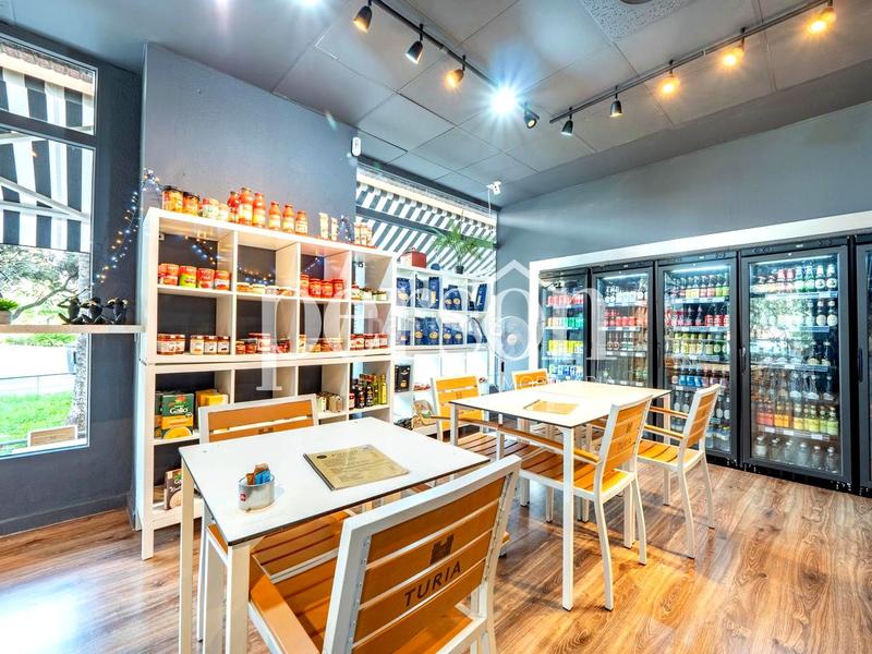 Foto e3cbd673-2667-439e-a3cd-65f1c69bd93e. Pas-de-porte local commercial dans Mestalla Valencia