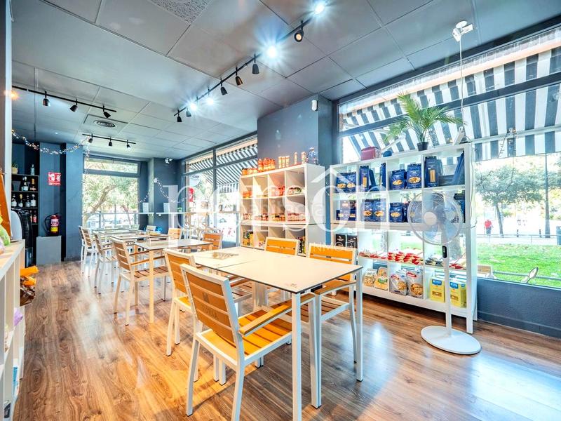 Foto 42e37f9f-fb40-4233-bc7c-2fc8edd32bcb. Traspàs local comercial a Mestalla Valencia