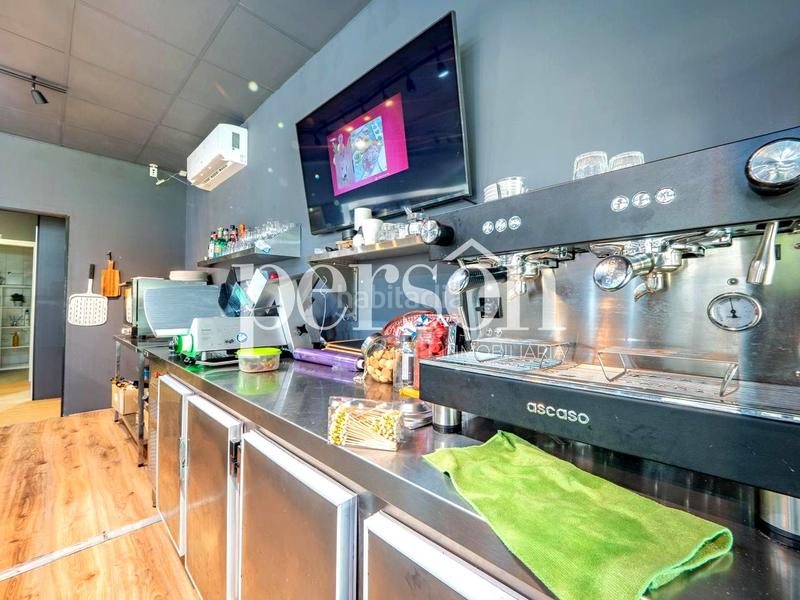 Foto d15ef403-f840-48b9-805c-b628b00fd7c6. Traspàs local comercial a Mestalla Valencia