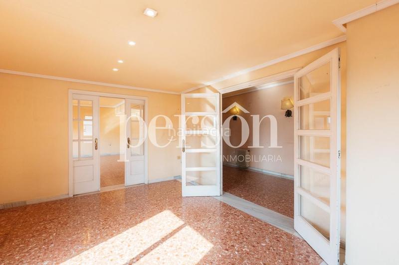 Foto cdc7f1aa-ef76-43a5-9133-06997b148b1b. Location appartement avec parking dans Exposició Valencia