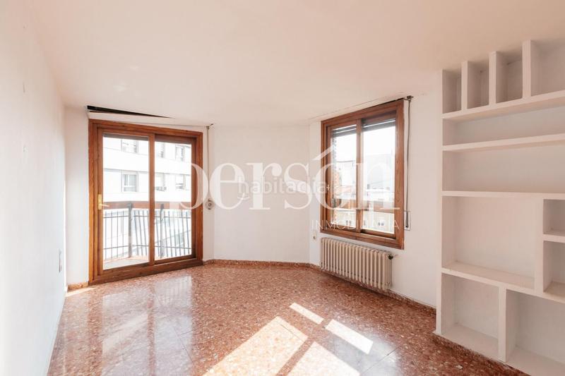 Foto e1e9fc85-7a56-4b5f-bd70-856cf8f32fad. Location appartement avec parking dans Exposició Valencia