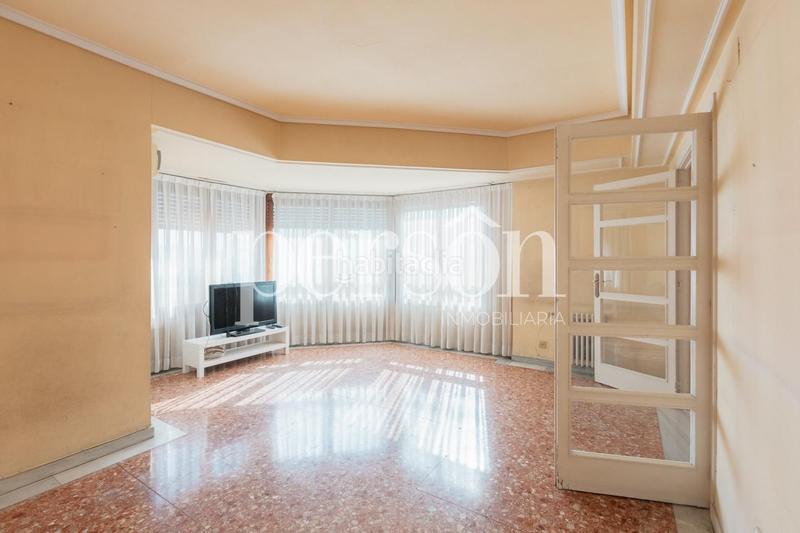 Foto c7342abd-07b5-49df-9666-11de36648107. Alquiler piso en Exposició Valencia