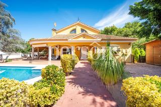 Maison  Carrer vinaroz. Chalet en venta en torre de porta coeli
