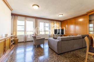 Location Appartement  De la petxina. Alquiler de piso en zona privilegiada junto al parque del turia