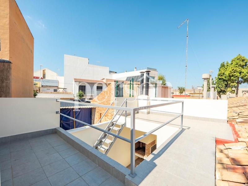 Foto 499e9986-9dcc-4693-81b1-784101af0373. Casa preciosa casa en zona residencial en Beniparrell