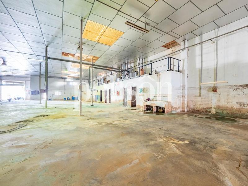 Foto 25300e7e-cf53-4324-aaea-c76e0d1f1aa5. Bâtiment à usage industriel dans Albal