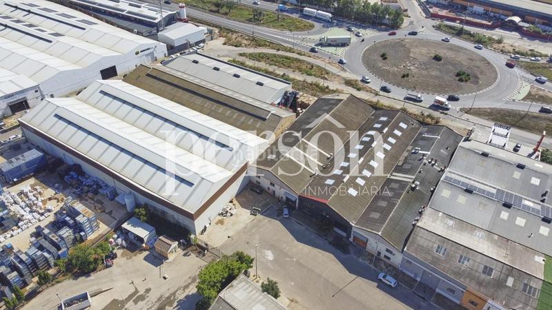 Foto 275616d8-bbe3-47d3-80f7-6a2a67d34ef9. Bâtiment à usage industriel dans Albal