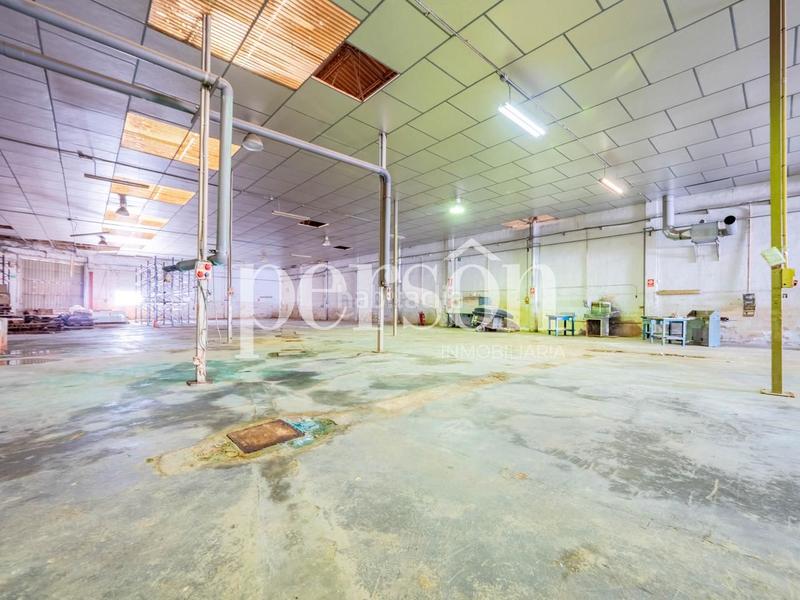 Foto 30f965a5-9b3a-4aba-b9dd-3fdeb8bf47a9. Bâtiment à usage industriel dans Albal