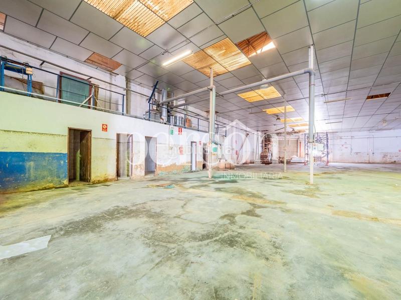 Foto 72ae6e56-0031-4da5-ac34-983123c67c77. Bâtiment à usage industriel dans Albal