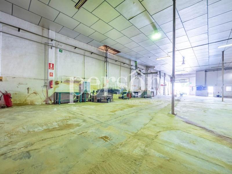 Foto 9527d4cb-12cd-4e8e-a4fb-b9899b97dc4e. Bâtiment à usage industriel dans Albal