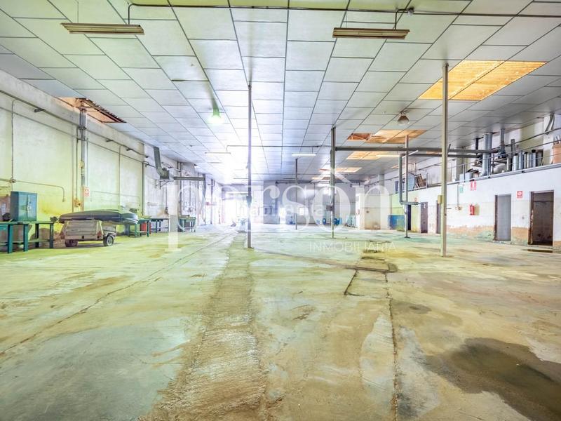 Foto ae0666b8-8cd6-49de-bd50-b6b2290bdfdc. Bâtiment à usage industriel dans Albal