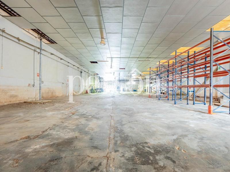 Foto af968950-aa37-48b3-a526-eb5a54e53aef. Bâtiment à usage industriel dans Albal