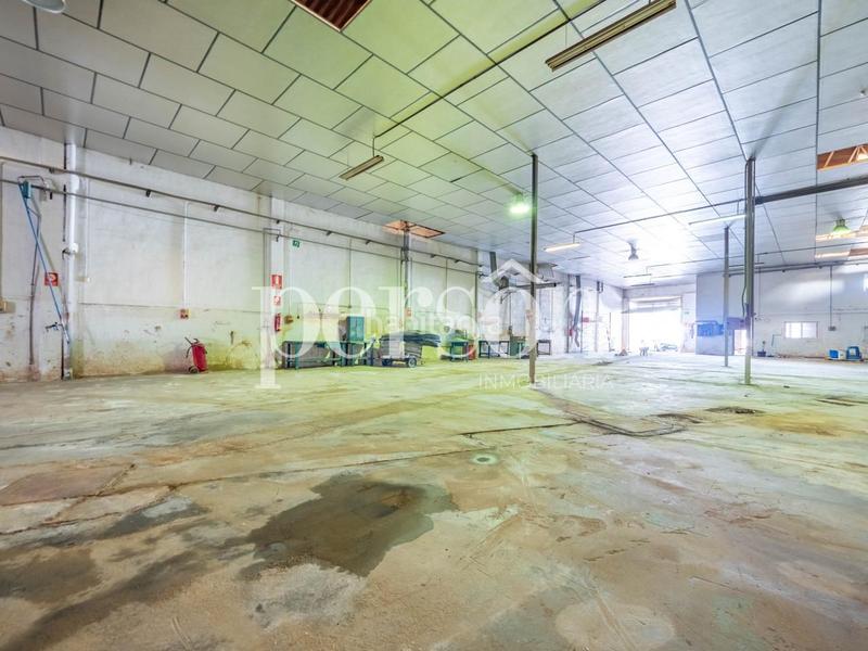 Foto d3908b97-1591-4689-b59f-87748994c757. Bâtiment à usage industriel dans Albal