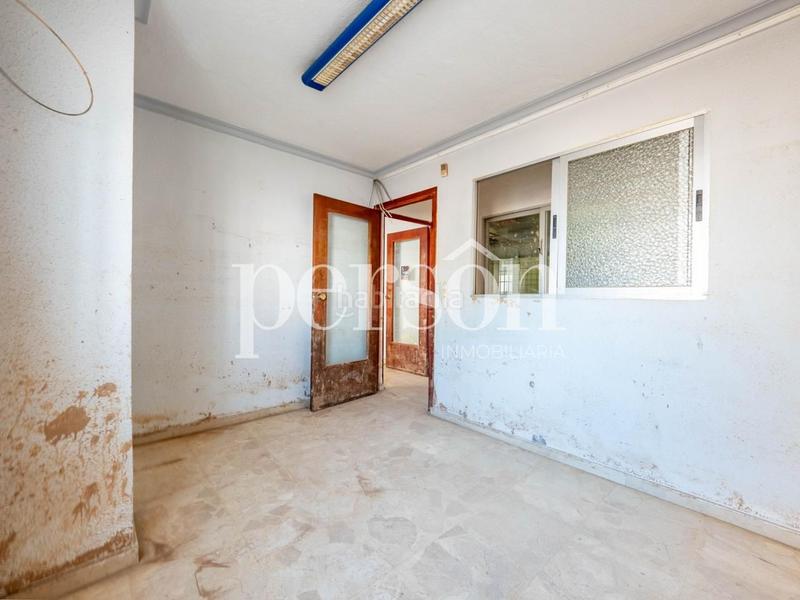 Foto f87ad2e1-f9c3-4174-8917-d06577423bc3. Bâtiment à usage industriel dans Albal