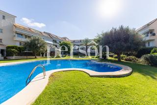 Lloguer Casa adossada a Torre en Conill-Cumbres de San Antonio. Vivienda en pleno club de golf escorpión