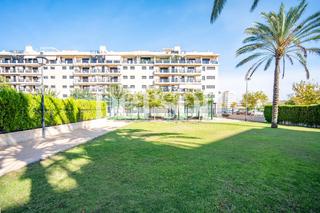 Piso en Playa del Puig. Piso junto al mar en urbanización privada  a 15 km de valencia