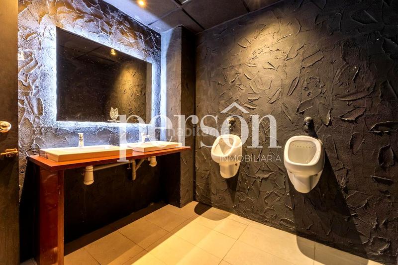 Foto 8a1315cc-8ec5-44fc-a553-ace29e8b105a. Pas-de-porte local commercial dans Mestalla Valencia