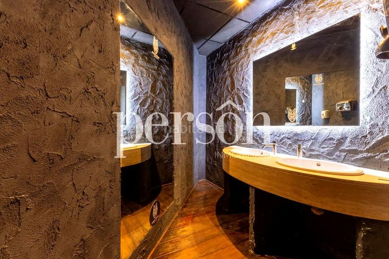 Foto f5d9e883-f2ae-4f94-96dc-e4867deb7366. Trapasso locale commerciale in Mestalla Valencia