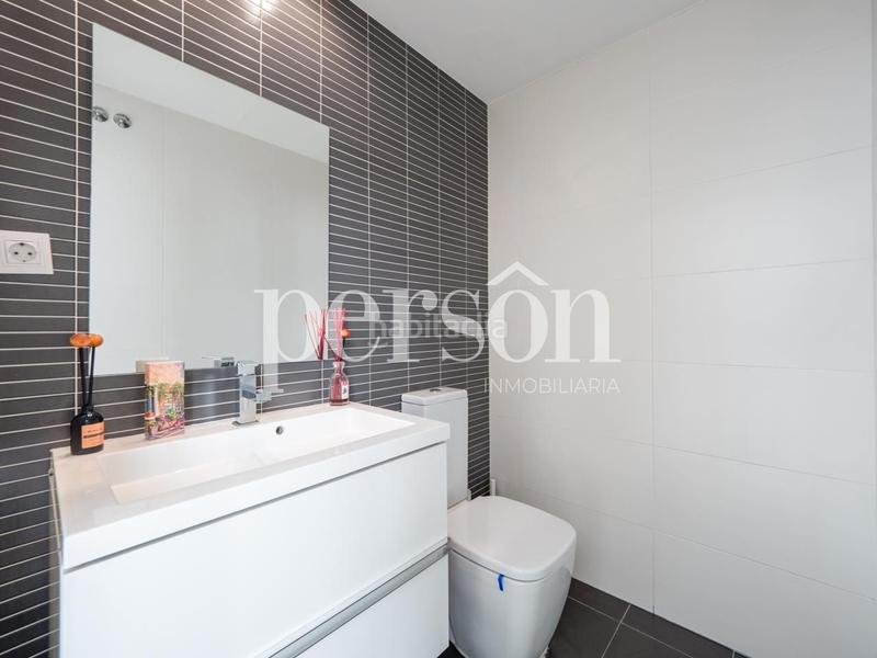 Foto 4b89a9e7-ea1e-41f2-a3d6-e945eff4e6e7. Rent duplex with heating parking in Polígono del Aeropuerto Manises