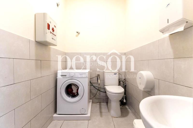 Foto 2e84adea-c247-4872-b7ea-b54f113d6959. Pas-de-porte local commercial dans Russafa Valencia