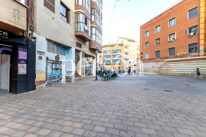 Foto bbf40965-aae6-4b33-b97d-d6dd1f8359f6. Pas-de-porte local commercial dans Russafa Valencia