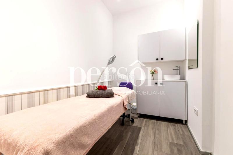 Foto 1a78fb21-989b-42c1-b38e-606bffdb4365. Umzug geschäftsraum in Russafa Valencia