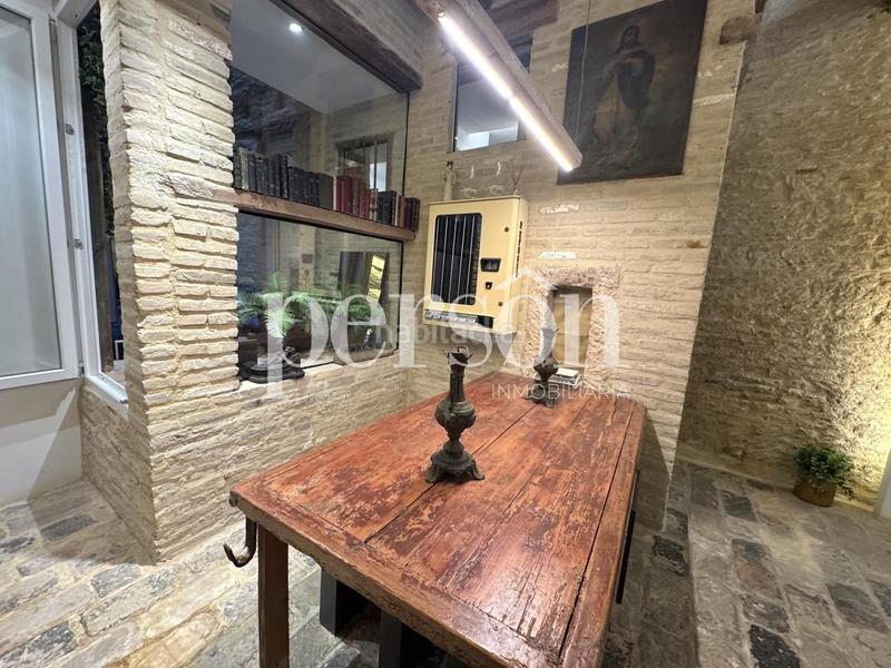 Foto 5f81efca-ce19-4b0a-9f41-e1b5d965ed65. Alquiler planta baja en El Mercat Valencia