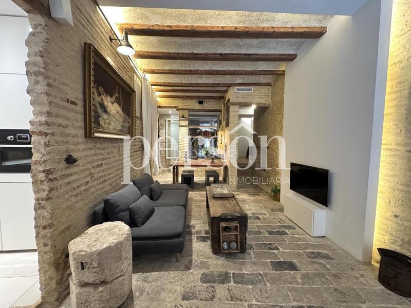 Foto f33a3afb-d8e9-435c-b54d-f48bfb58aba1. Location rez-de-chaussée avec chauffage dans El Mercat Valencia