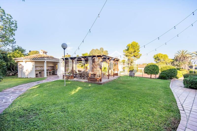 Foto 03487e57-d690-4e6b-8b8d-f48a4488c4df. Casa con riscaldamento piscina in Montealegre Eliana (l´)