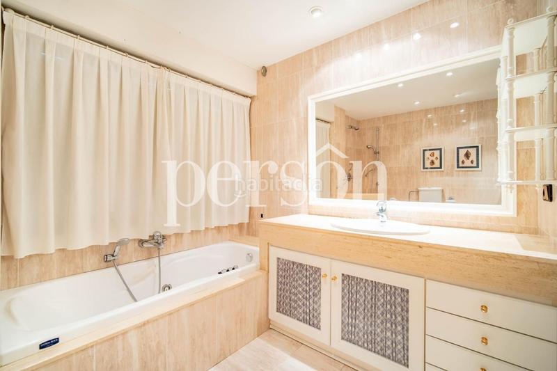 Foto 7494bf3a-477b-454d-98d1-e57e28680fab. Casa con riscaldamento piscina in Montealegre Eliana (l´)