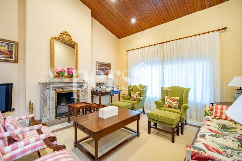 Foto 85c2e3f9-4ee0-4d52-9c49-3f8c31d04655. Casa con riscaldamento piscina in Montealegre Eliana (l´)