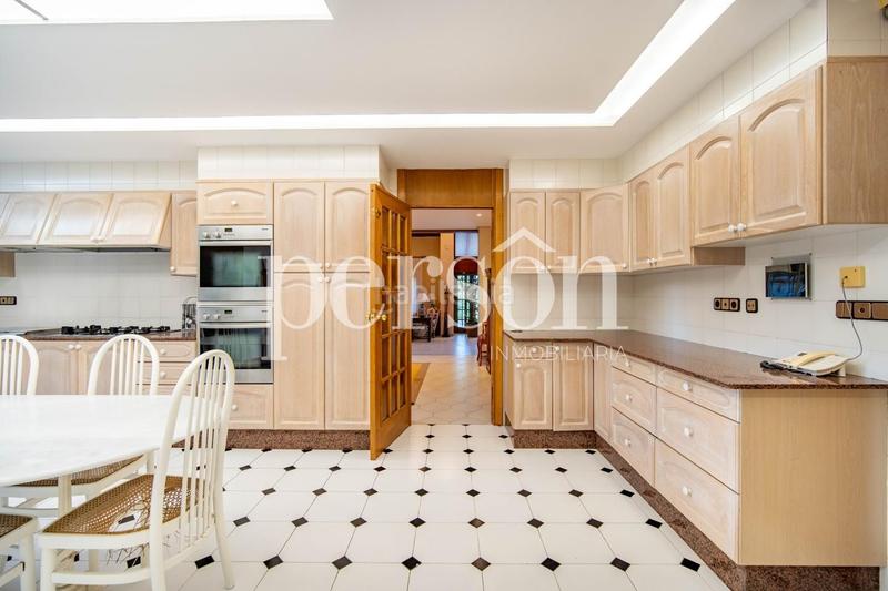 Foto e73eea79-155c-4fcd-8e21-1e4bcf532ba8. Casa con riscaldamento piscina in Montealegre Eliana (l´)