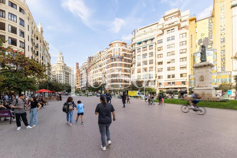 Foto 1fae3702-0d62-4c59-b422-6d047bb1b011. Alquiler piso  en alquiler junto a la plaza del ayuntamiento en Valencia
